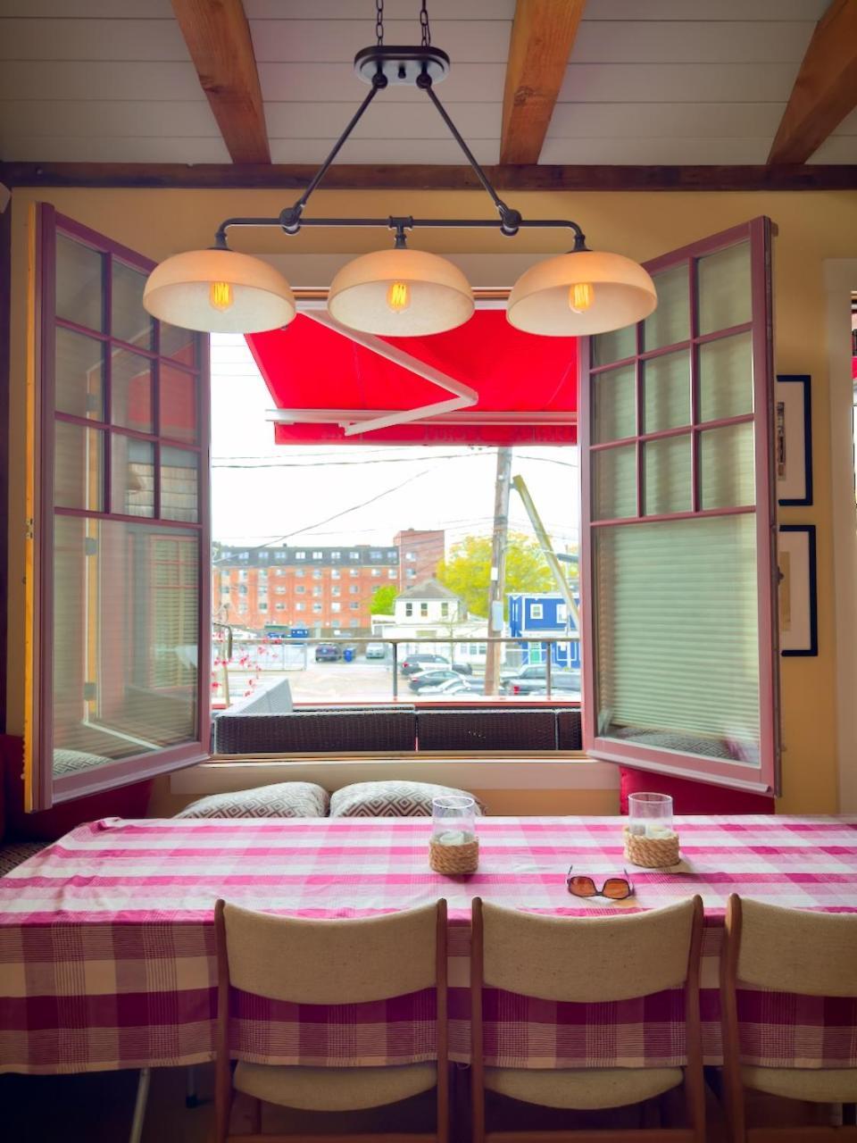Magical Post And Beam Loft Downtown Newport! Hotel Eksteriør billede