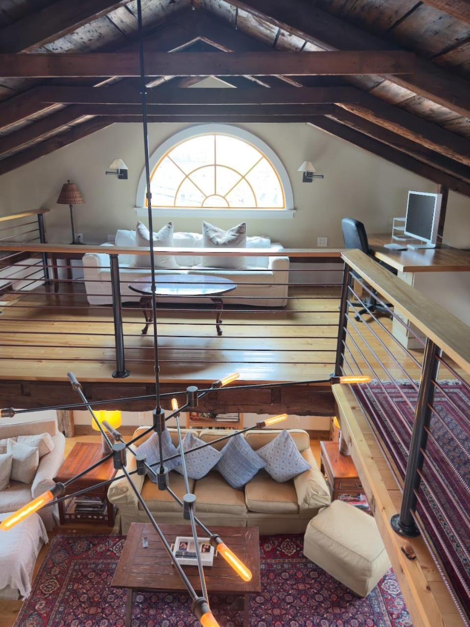 Magical Post And Beam Loft Downtown Newport! Hotel Eksteriør billede