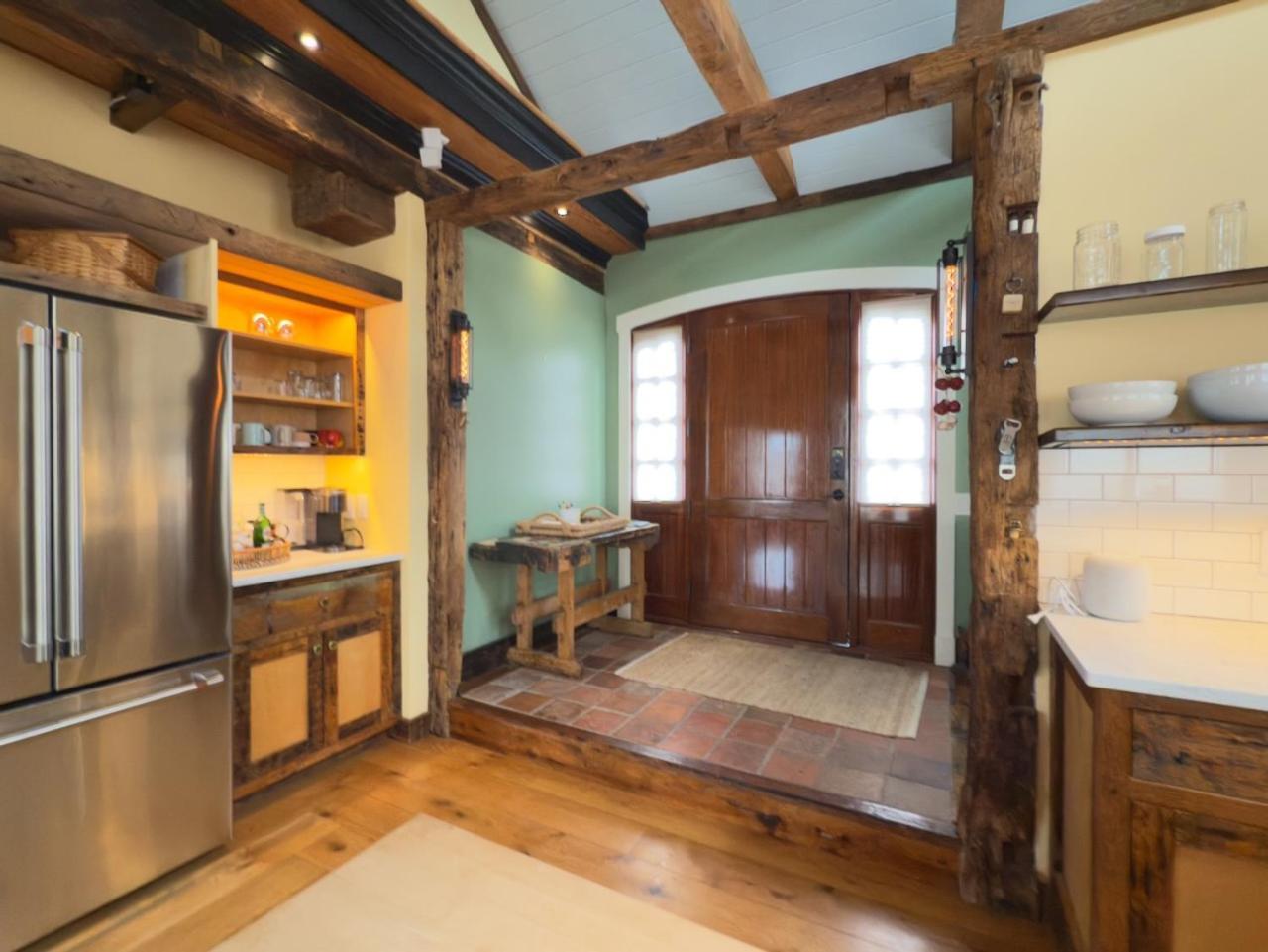 Magical Post And Beam Loft Downtown Newport! Hotel Eksteriør billede