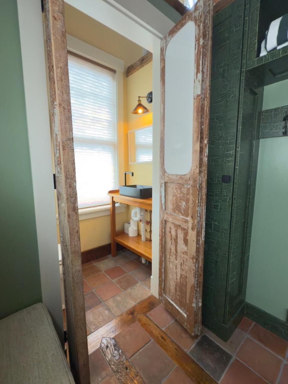Magical Post And Beam Loft Downtown Newport! Hotel Eksteriør billede